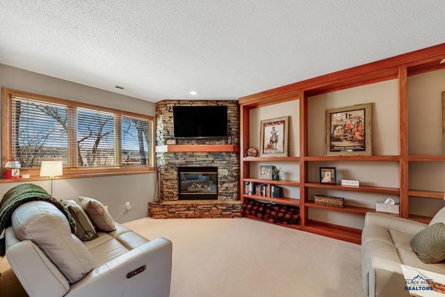 1295 DUFFER DR, Rapid City, SD 57702