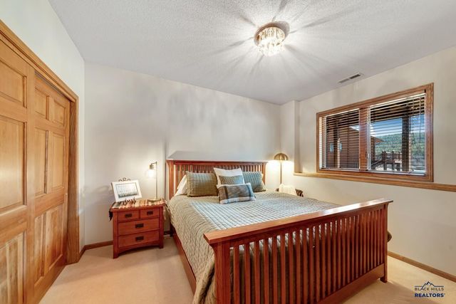 1295 DUFFER DR, Rapid City, SD 57702