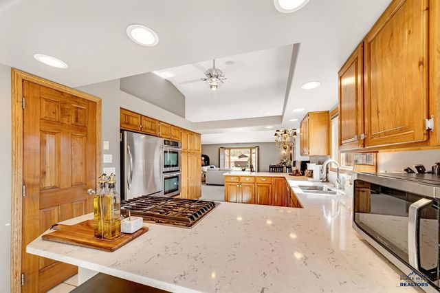 1295 DUFFER DR, Rapid City, SD 57702