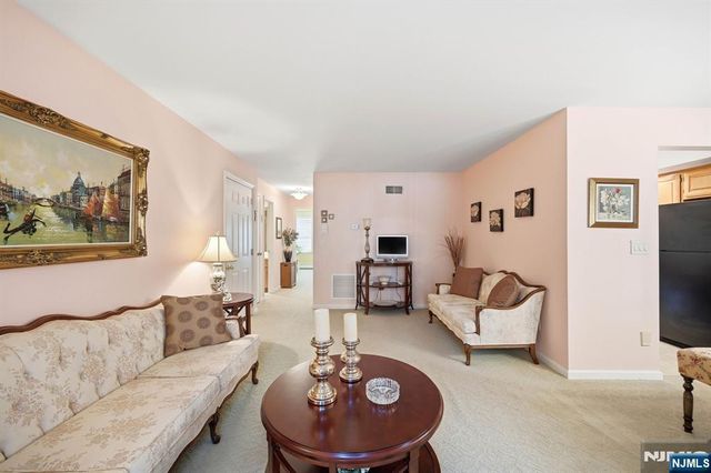 123 S Maple Avenue A, Park Ridge, NJ 07656