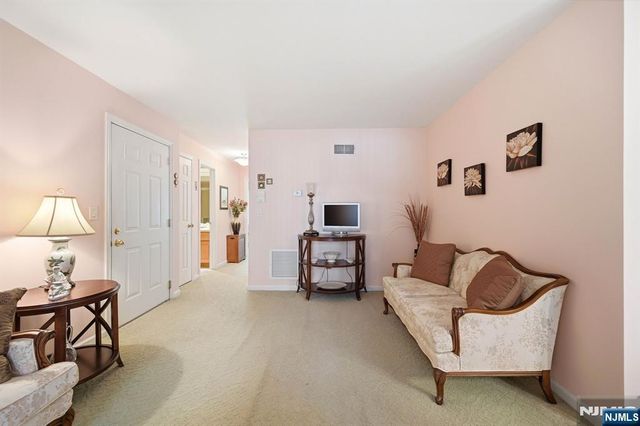 123 S Maple Avenue A, Park Ridge, NJ 07656