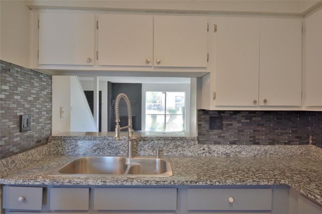260 El Dorado Boulevard 204, Houston, TX 77598