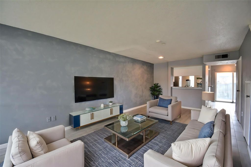 260 El Dorado Boulevard 204, Houston, TX 77598