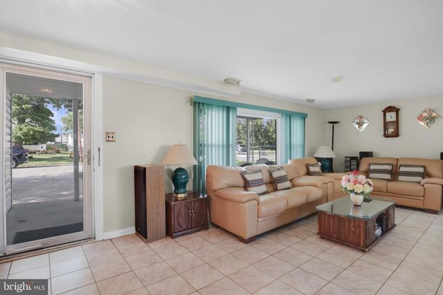 89 BARBARA LEE DR, Hamilton, NJ 08619