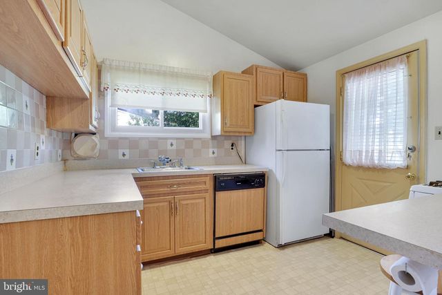 89 BARBARA LEE DR, Hamilton, NJ 08619