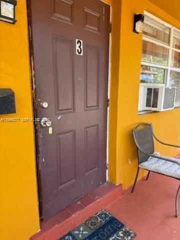 129 SE 5th St 1-4, Hallandale Beach, FL 33009