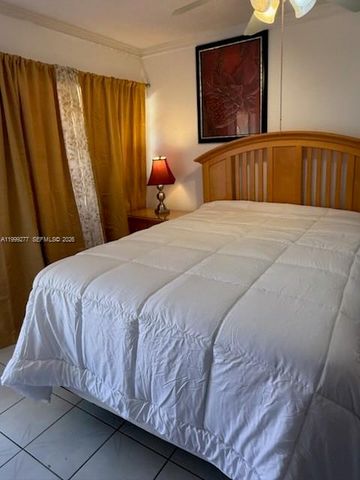 129 SE 5th St 1-4, Hallandale Beach, FL 33009