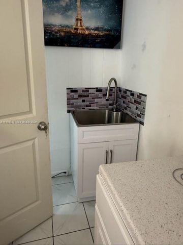 129 SE 5th St 1-4, Hallandale Beach, FL 33009