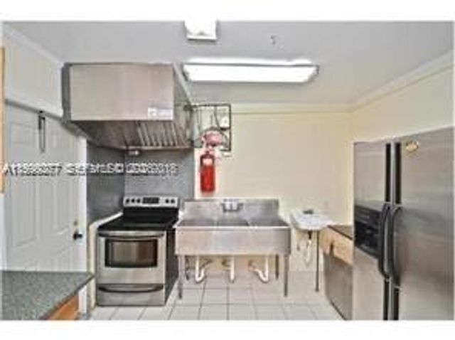 129 SE 5th St 1-4, Hallandale Beach, FL 33009