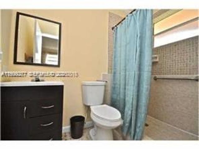 129 SE 5th St 1-4, Hallandale Beach, FL 33009