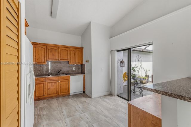 6696 SW 152nd Pl 27-96, Miami, FL 33193