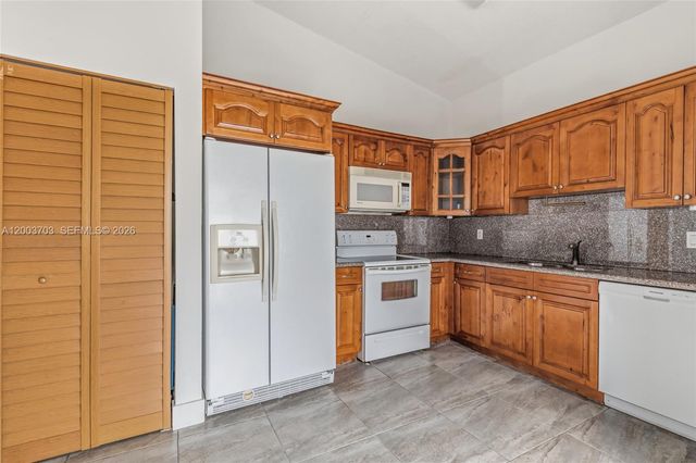 6696 SW 152nd Pl 27-96, Miami, FL 33193