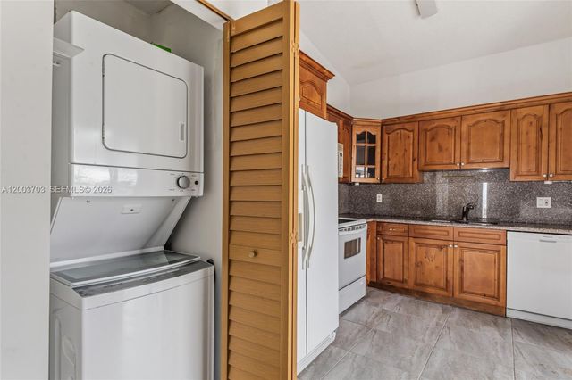 6696 SW 152nd Pl 27-96, Miami, FL 33193