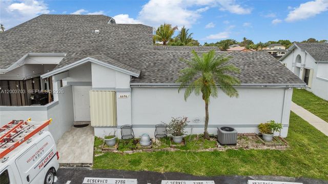 6696 SW 152nd Pl 27-96, Miami, FL 33193