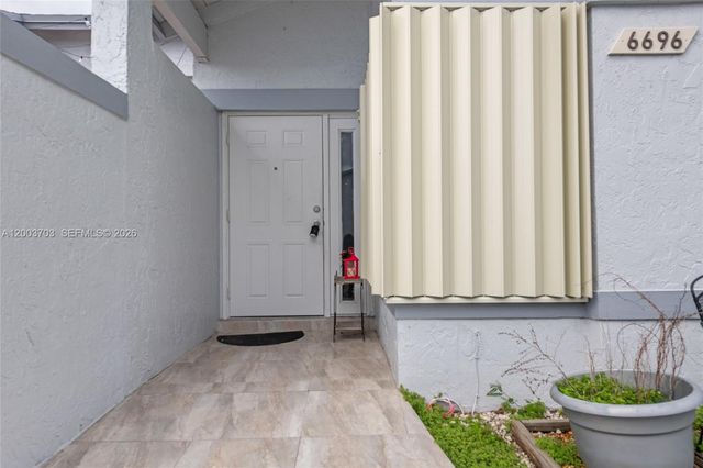 6696 SW 152nd Pl 27-96, Miami, FL 33193