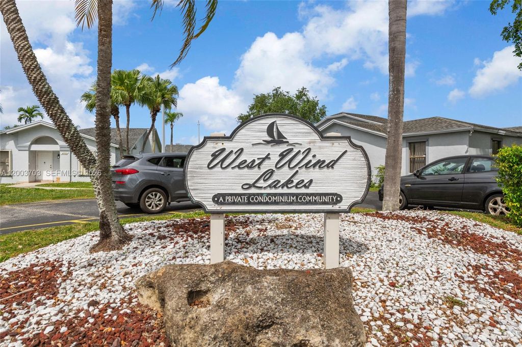 6696 SW 152nd Pl 27-96, Miami, FL 33193