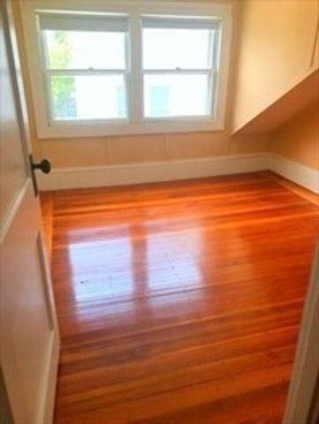 6 Warren St 2, Hull, MA 02045