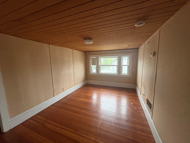 6 Warren St 2, Hull, MA 02045