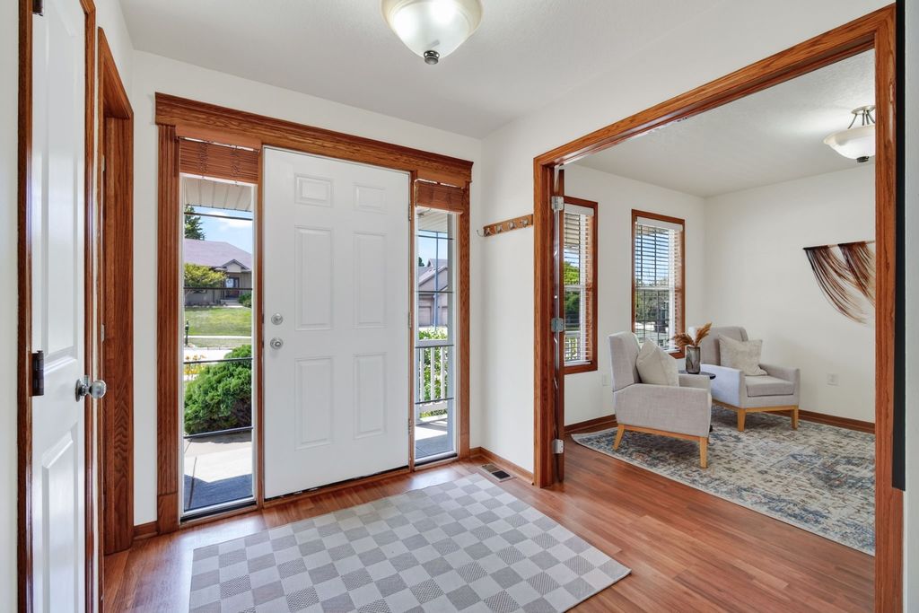 2905 145th Street, Urbandale, IA 50323