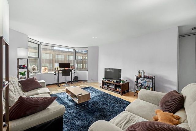 535 N Michigan Avenue 2703, Chicago, IL 60611