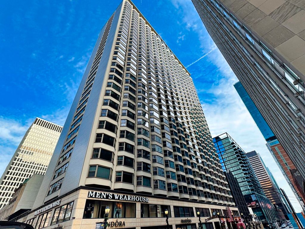 535 N Michigan Avenue 2703, Chicago, IL 60611
