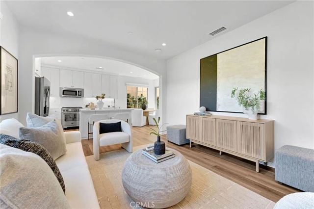 105 Elkhorn, Irvine, CA 92618