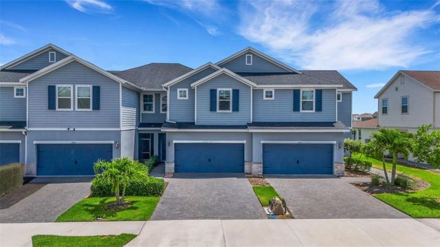 11610 WOODLEAF DRIVE, Lakewood Ranch, FL 34211