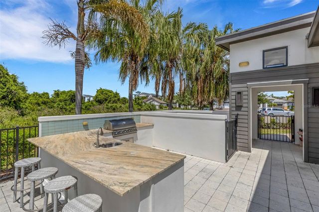 11610 WOODLEAF DRIVE, Lakewood Ranch, FL 34211