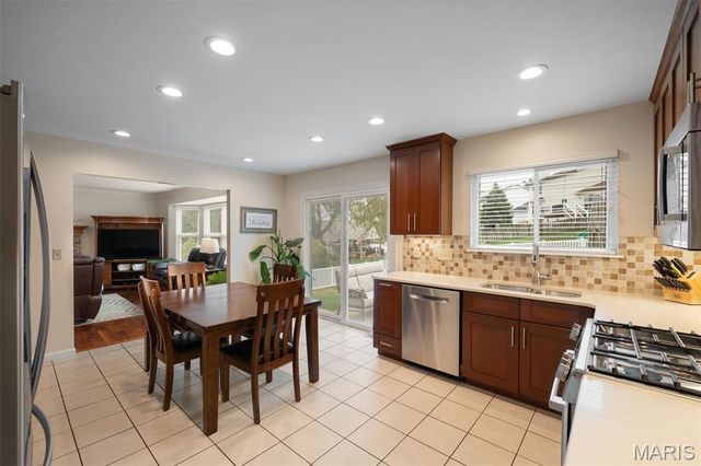 40 Kentucky Blue Ridge Court, St Charles, MO 63303
