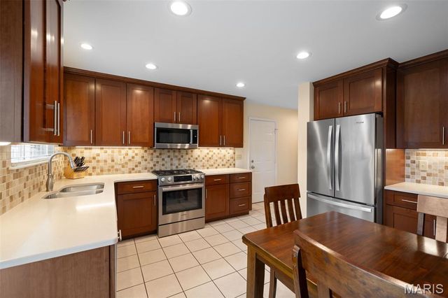 40 Kentucky Blue Ridge Court, St Charles, MO 63303