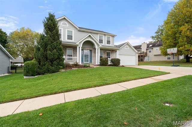 40 Kentucky Blue Ridge Court, St Charles, MO 63303