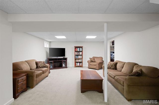 40 Kentucky Blue Ridge Court, St Charles, MO 63303