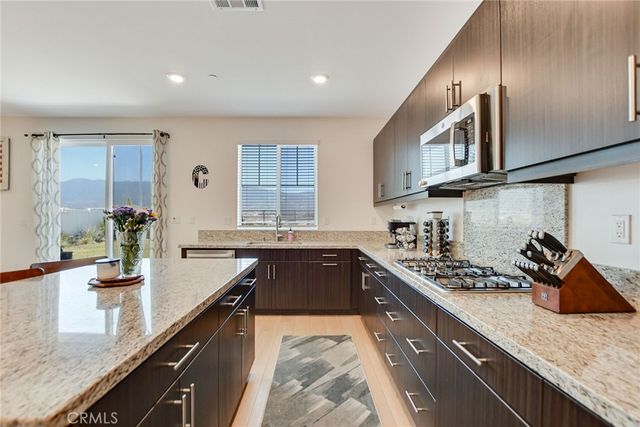 2573 Hannah Creek Lane, Rialto, CA 92377