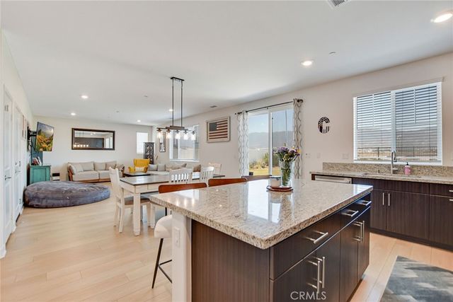 2573 Hannah Creek Lane, Rialto, CA 92377