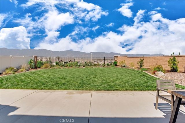 2573 Hannah Creek Lane, Rialto, CA 92377