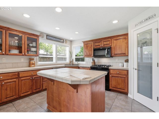 3306 N SOLSTICE Ln, Newberg, OR 97132