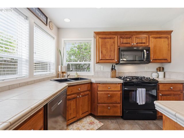 3306 N SOLSTICE Ln, Newberg, OR 97132