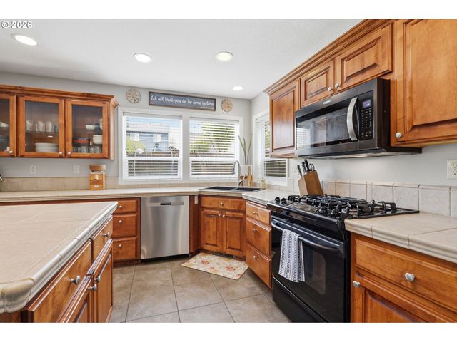 3306 N SOLSTICE Ln, Newberg, OR 97132