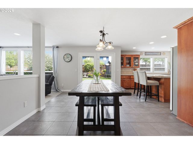 3306 N SOLSTICE Ln, Newberg, OR 97132