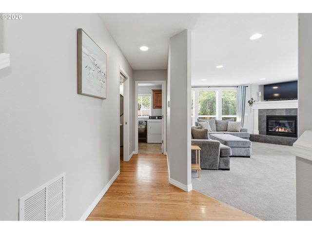 3306 N SOLSTICE Ln, Newberg, OR 97132