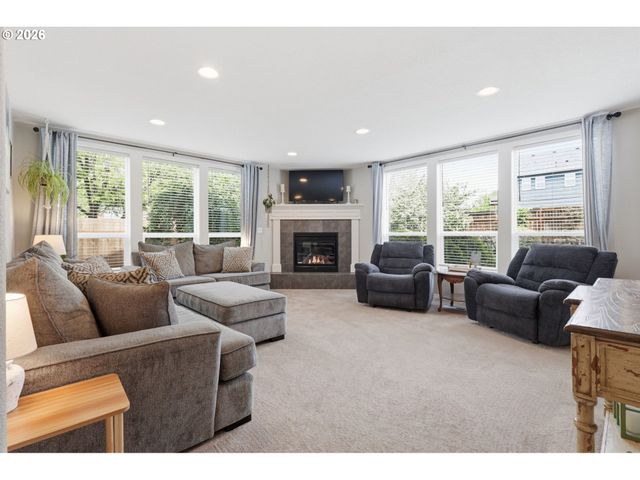 3306 N SOLSTICE Ln, Newberg, OR 97132