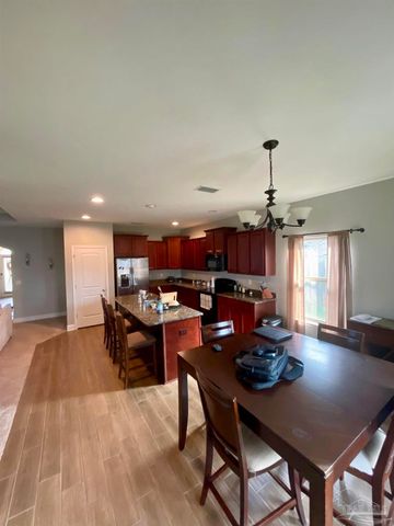 4632 Dupont Cir, Pace, FL 32571