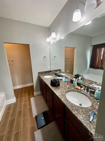 4632 Dupont Cir, Pace, FL 32571