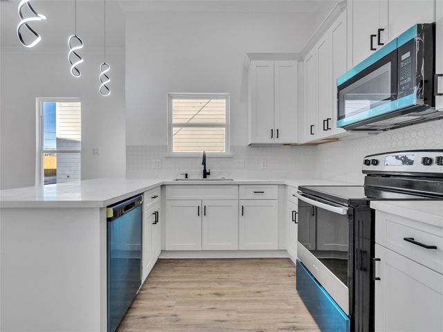 5128 Clover Street B, Houston, TX 77033