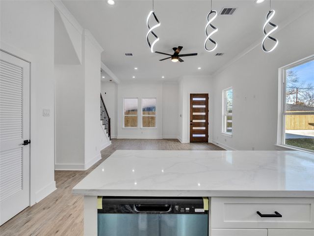 5128 Clover Street B, Houston, TX 77033