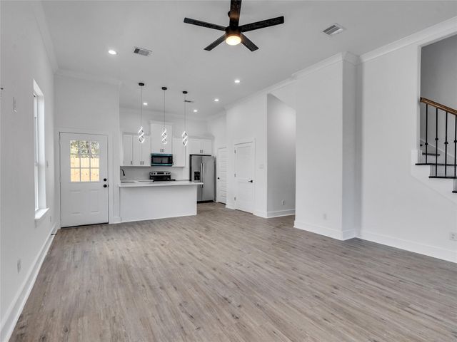 5128 Clover Street B, Houston, TX 77033
