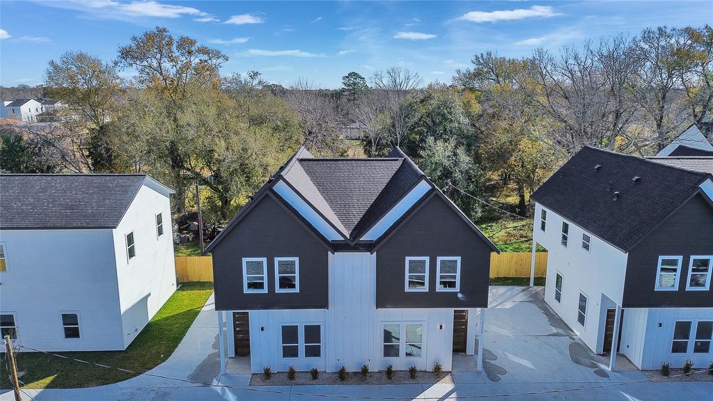 5128 Clover Street B, Houston, TX 77033
