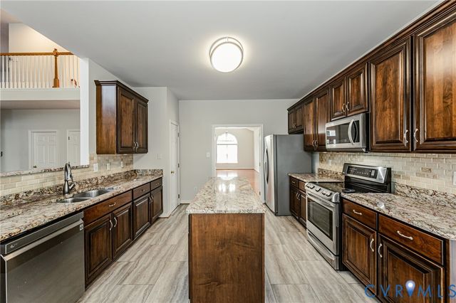 718 Green Vista Dr, Midlothian, VA 23836