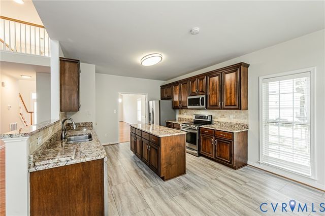 718 Green Vista Dr, Midlothian, VA 23836