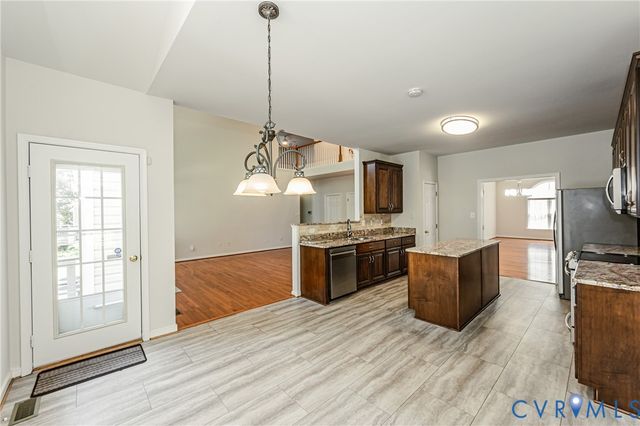 718 Green Vista Dr, Midlothian, VA 23836